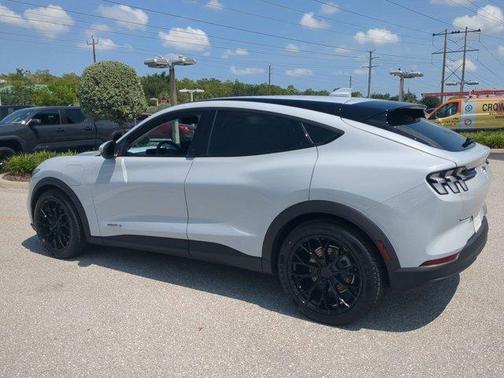 2022 Ford Mustang Mach-E Select