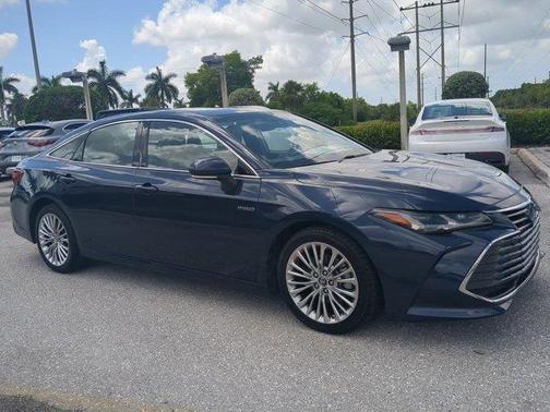 2019 Toyota Avalon Hybrid Limited