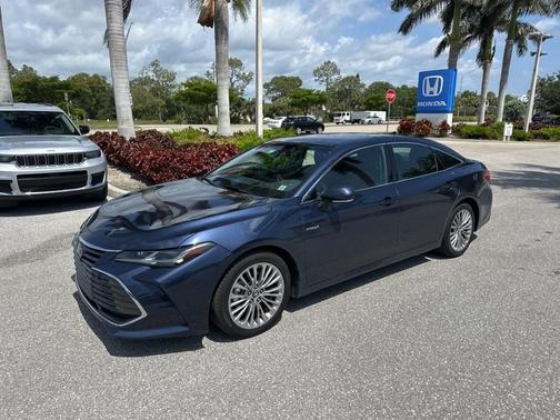 2019 Toyota Avalon Hybrid Limited