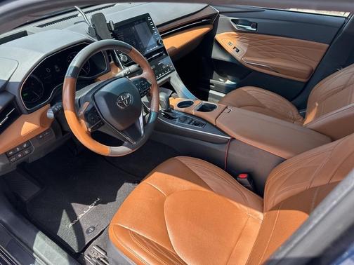 2019 Toyota Avalon Hybrid Limited