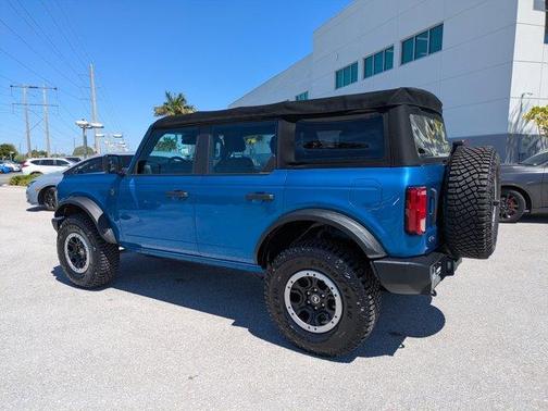 Blue Metallic 2022 Ford Bronco Base