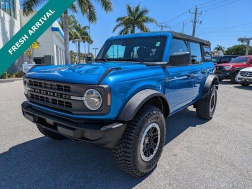 Blue Metallic 2022 Ford Bronco Base