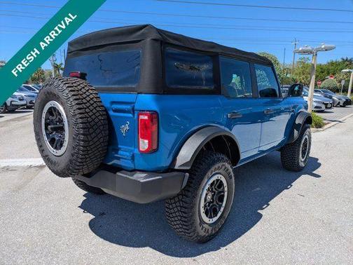 Blue Metallic 2022 Ford Bronco Base