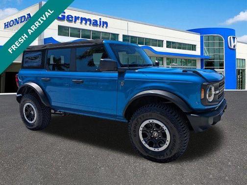 Blue Metallic 2022 Ford Bronco Base