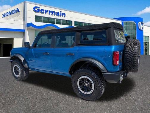 Blue Metallic 2022 Ford Bronco Base