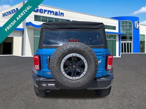 Blue Metallic 2022 Ford Bronco Base