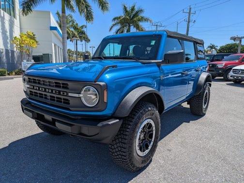 Blue Metallic 2022 Ford Bronco Base