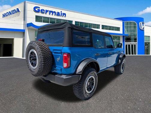 Blue Metallic 2022 Ford Bronco Base