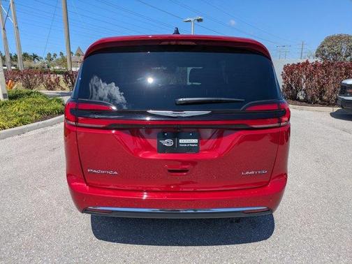 2026 Chrysler Pacifica SE
