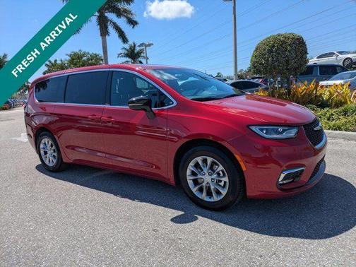 2026 Chrysler Pacifica SE