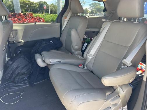 2020 Toyota Sienna XLE