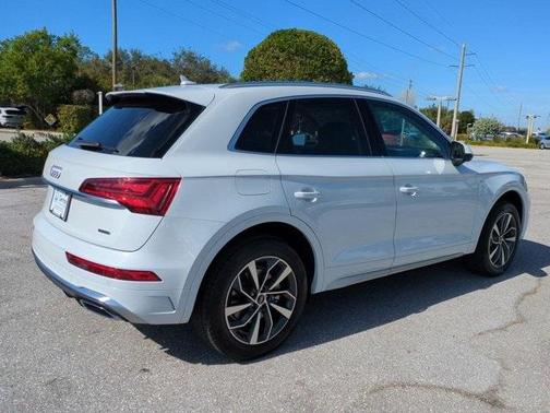 2024 Audi Q5 45 S line quattro Premium