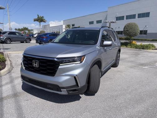 2024 Honda Pilot Touring