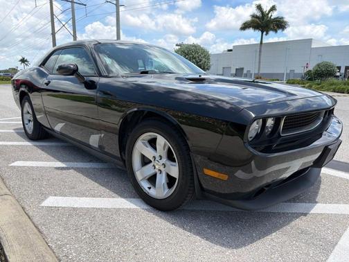 Black Clearcoat 2012 Dodge Challenger SXT