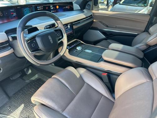 2025 Lincoln Navigator L Black Label