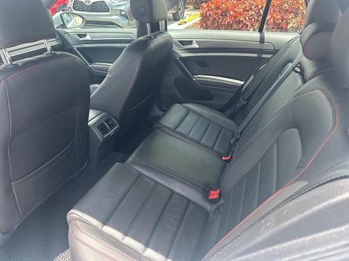 2018 Volkswagen Golf GTI 2.0T SE 4-Door