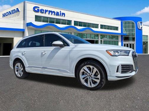 Glacier White Metallic 2023 Audi Q7 45 Premium
