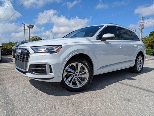 Glacier White Metallic 2023 Audi Q7 45 Premium