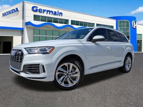 Glacier White Metallic 2023 Audi Q7 45 Premium