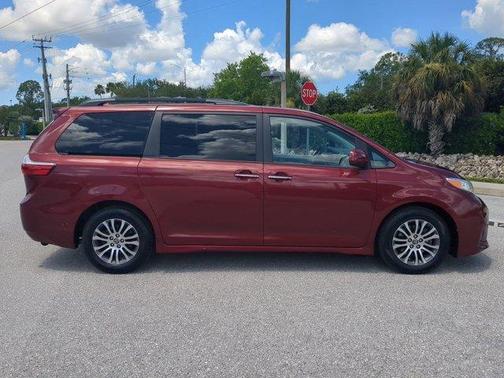 2018 Toyota Sienna L