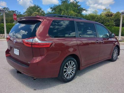 2018 Toyota Sienna L