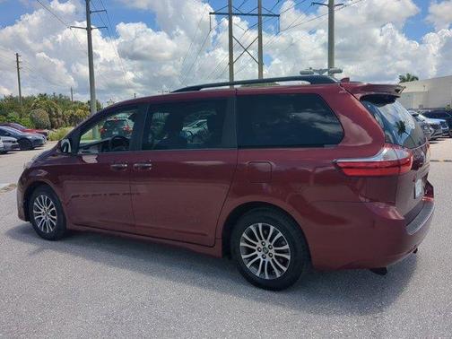 2018 Toyota Sienna L