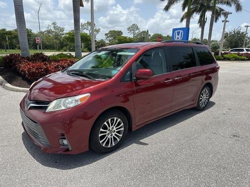 2018 Toyota Sienna L