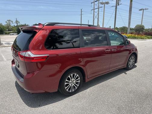 2018 Toyota Sienna L