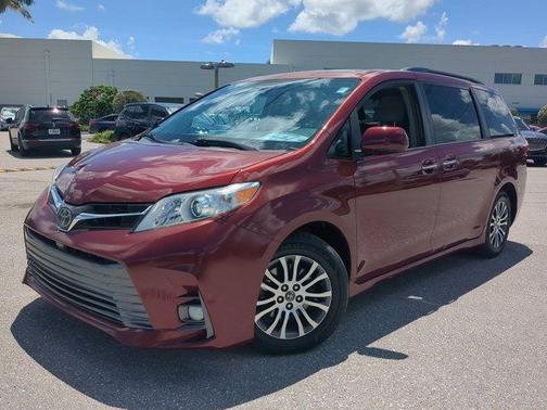 2018 Toyota Sienna L