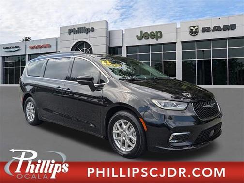2022 Chrysler Pacifica Touring-L