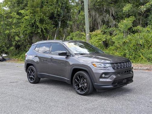 Granite Crystal Clearcoat Metallic 2022 Jeep Compass Latitude