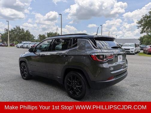 Granite Crystal Clearcoat Metallic 2022 Jeep Compass Latitude