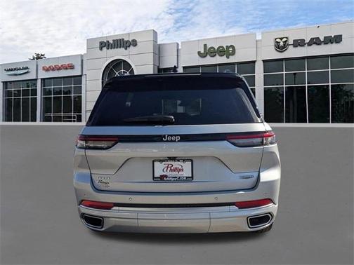 2025 Jeep Grand Cherokee Summit