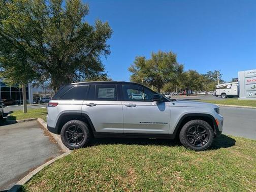 2025 Jeep Grand Cherokee 4xe Trailhawk