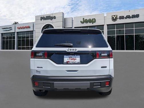 Bright White Clearcoat 2026 Jeep Cherokee Overland