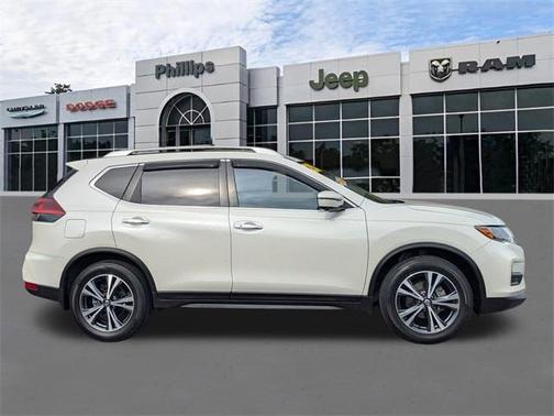 2020 Nissan Rogue SV