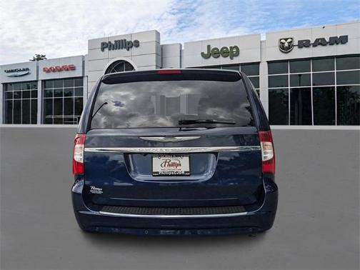 2013 Chrysler Town & Country Touring