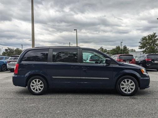 2013 Chrysler Town & Country Touring