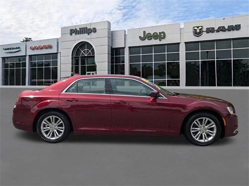 2018 Chrysler 300 Touring