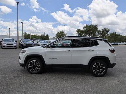 Bright White Clearcoat 2023 Jeep Compass Limited