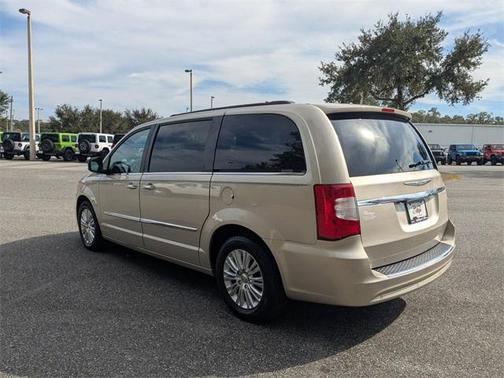 2013 Chrysler Town & Country Touring-L