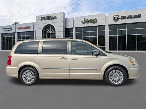 2013 Chrysler Town & Country Touring-L