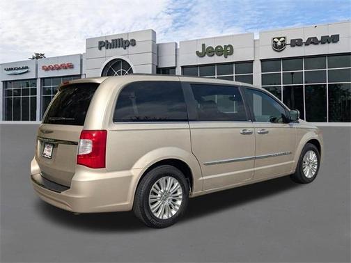 2013 Chrysler Town & Country Touring-L