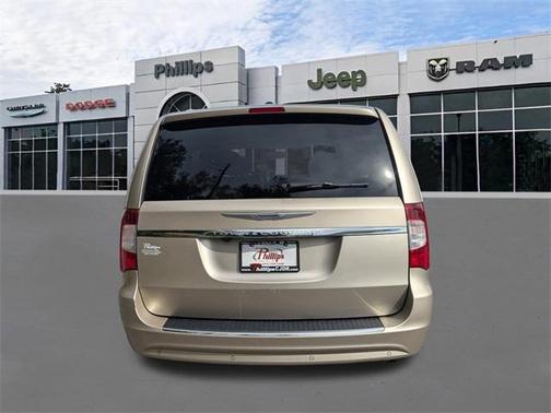 2013 Chrysler Town & Country Touring-L