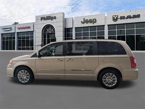 2013 Chrysler Town & Country Touring-L