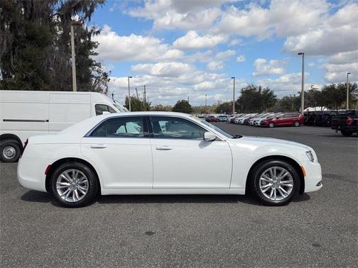 2021 Chrysler 300 Touring