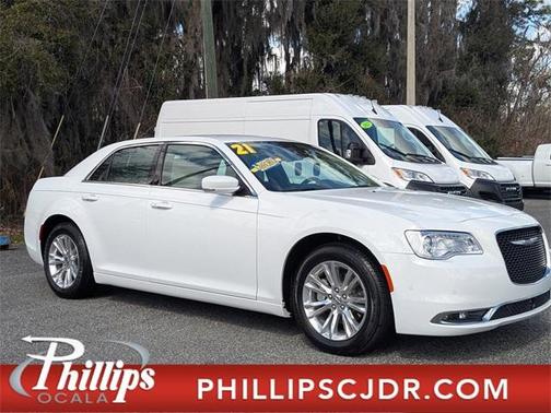 2021 Chrysler 300 Touring