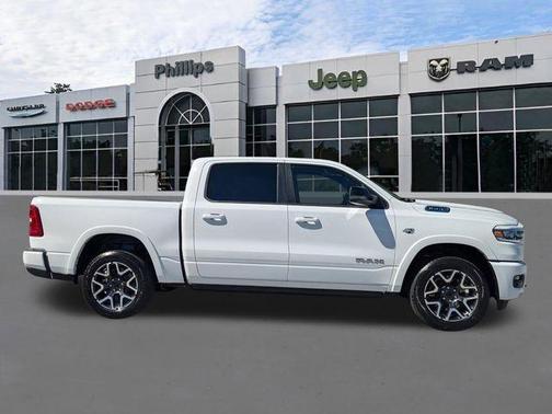 Bright White Clearcoat 2026 RAM 1500 Laramie