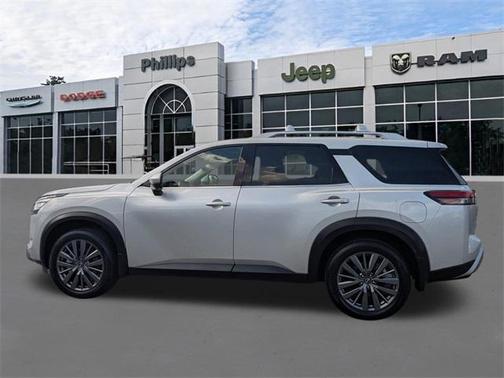 2024 Nissan Pathfinder SL