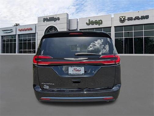 2024 Chrysler Pacifica Touring-L